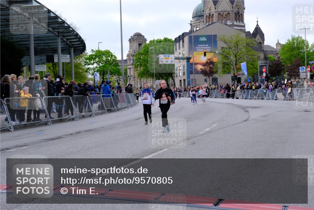 25.04.2026 - Das Zehntel Tim E. http://msf.ph/oto/9570805 25.04.2026 09:03:36 Ziel 1062, 1623, 1663, 1933, 2569, 2576, 2706, 3013, 3018, 3031, 3035, 3057, 3262, 3749, 3763, 3792 meine-sportfotos.de