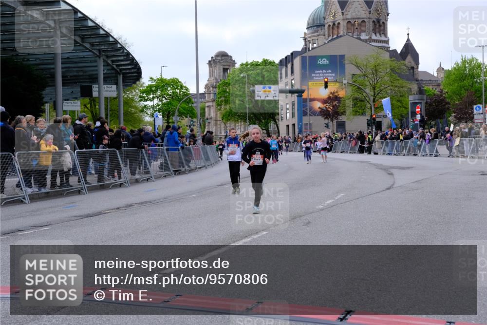 25.04.2026 - Das Zehntel Tim E. http://msf.ph/oto/9570806 25.04.2026 09:03:36 Ziel 1062, 1623, 1663, 1933, 2569, 2576, 2706, 3013, 3018, 3031, 3035, 3057, 3262, 3749, 3763, 3792 meine-sportfotos.de