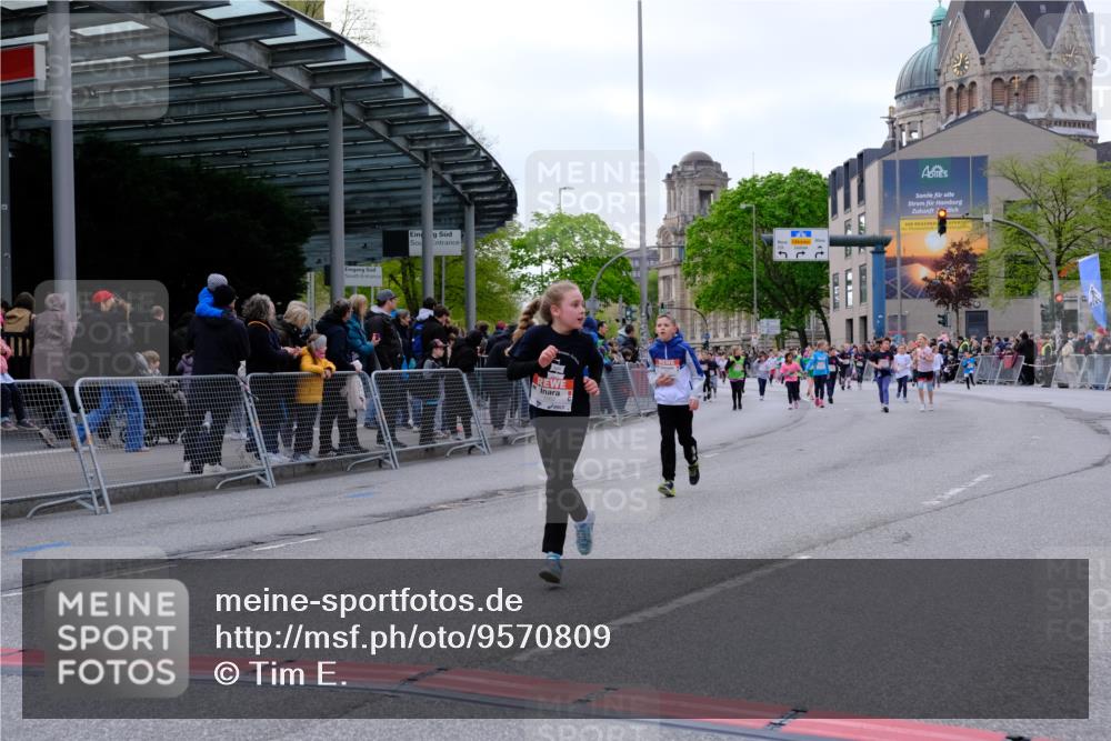 25.04.2026 - Das Zehntel Tim E. http://msf.ph/oto/9570809 25.04.2026 09:03:37 Ziel 1062, 1623, 1663, 1933, 2569, 2576, 3013, 3018, 3031, 3035, 3057, 3262, 3749, 3763, 3792 meine-sportfotos.de