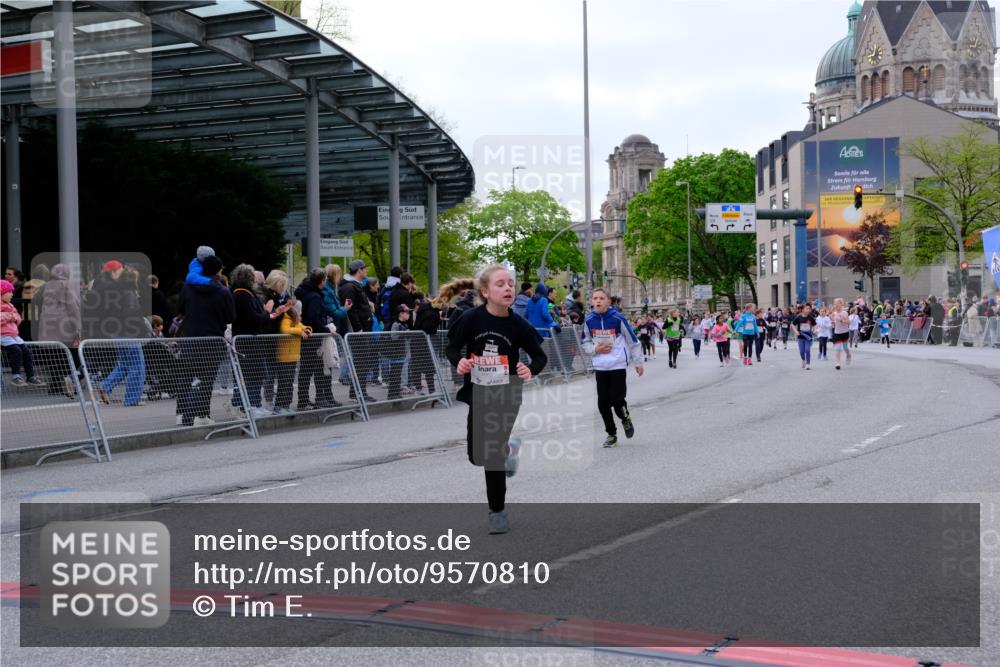 25.04.2026 - Das Zehntel Tim E. http://msf.ph/oto/9570810 25.04.2026 09:03:37 Ziel 1062, 1623, 1663, 1933, 2569, 2576, 3013, 3018, 3031, 3035, 3057, 3262, 3749, 3763, 3792 meine-sportfotos.de