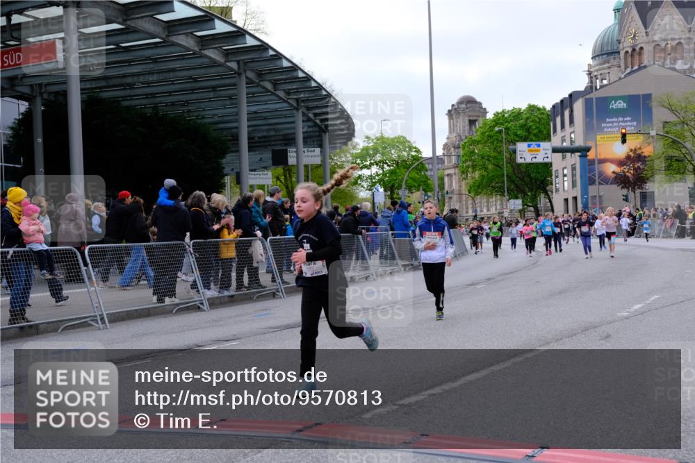 25.04.2026 - Das Zehntel Tim E. http://msf.ph/oto/9570813 25.04.2026 09:03:37 Ziel 1062, 1623, 1663, 1933, 2569, 2576, 3013, 3018, 3031, 3035, 3057, 3262, 3749, 3763, 3792 meine-sportfotos.de