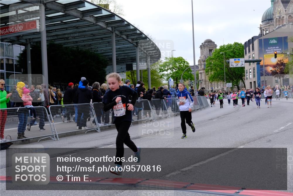 25.04.2026 - Das Zehntel Tim E. http://msf.ph/oto/9570816 25.04.2026 09:03:38 Ziel 1062, 1623, 1663, 1933, 3013, 3018, 3031, 3035, 3057, 3262, 3749, 3763 meine-sportfotos.de