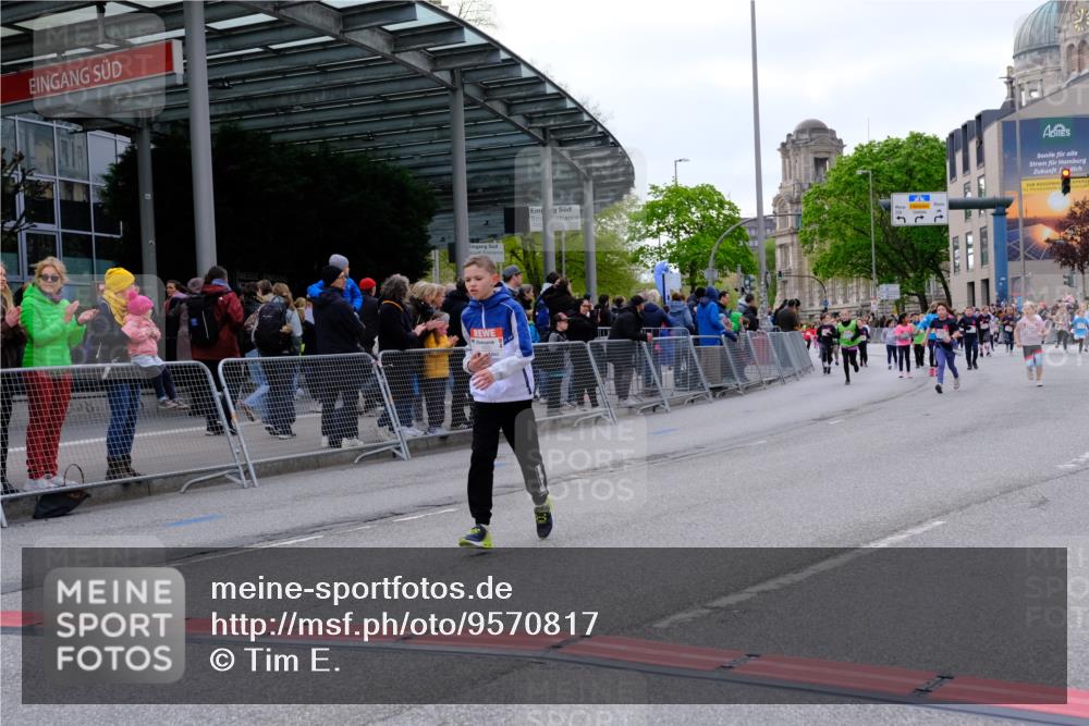 25.04.2026 - Das Zehntel Tim E. http://msf.ph/oto/9570817 25.04.2026 09:03:39 Ziel 1062, 1623, 1663, 1933, 3013, 3018, 3031, 3035, 3057, 3262, 3749, 3763 meine-sportfotos.de