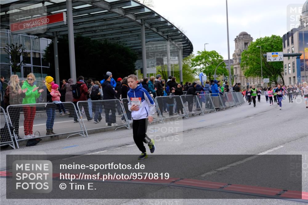 25.04.2026 - Das Zehntel Tim E. http://msf.ph/oto/9570819 25.04.2026 09:03:39 Ziel 1062, 1623, 1663, 1933, 3013, 3018, 3031, 3035, 3057, 3262, 3749, 3763 meine-sportfotos.de