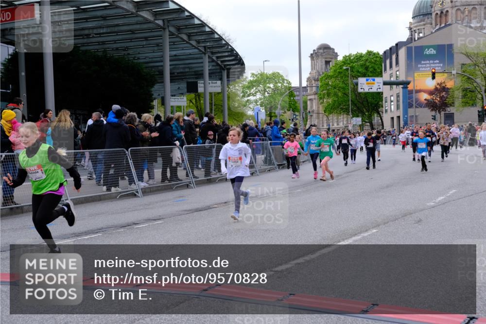 25.04.2026 - Das Zehntel Tim E. http://msf.ph/oto/9570828 25.04.2026 09:03:46 Ziel 1063, 1068, 1228, 1419, 1439, 1623, 2397, 2923, 2996, 3727 meine-sportfotos.de