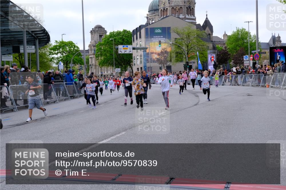 25.04.2026 - Das Zehntel Tim E. http://msf.ph/oto/9570839 25.04.2026 09:03:52 Ziel 1063, 1068, 1228, 1419, 1439, 1661, 2018, 2397, 2923, 2996, 2997, 3024, 3459, 3504, 3727, 3880 meine-sportfotos.de