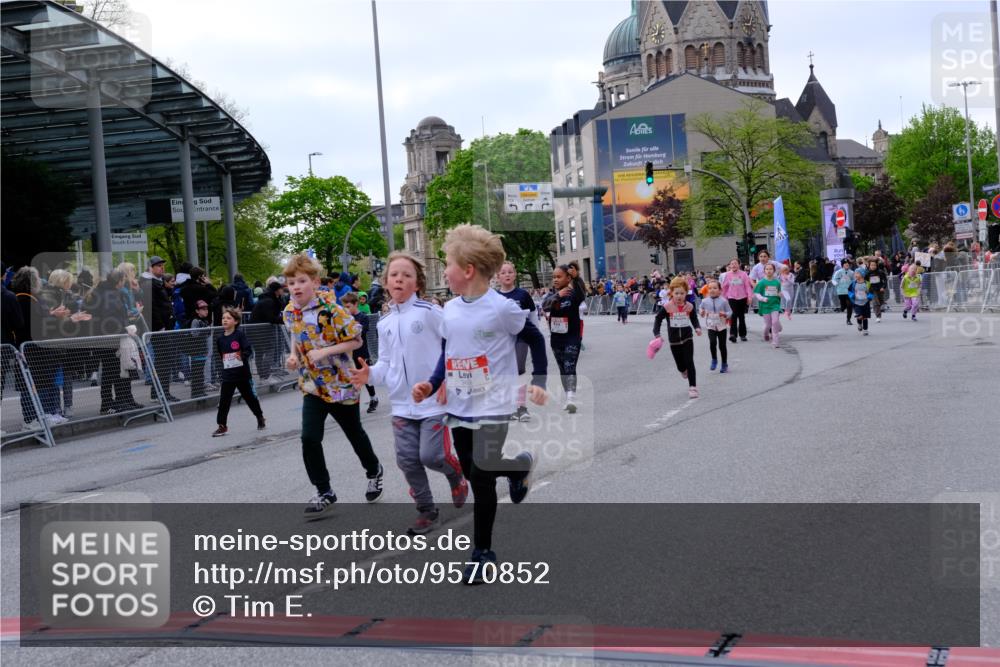 25.04.2026 - Das Zehntel Tim E. http://msf.ph/oto/9570852 25.04.2026 09:03:54 Ziel 1063, 1068, 1228, 1439, 1661, 2018, 2397, 2997, 3007, 3024, 3459, 3504, 3727, 3740, 3880 meine-sportfotos.de