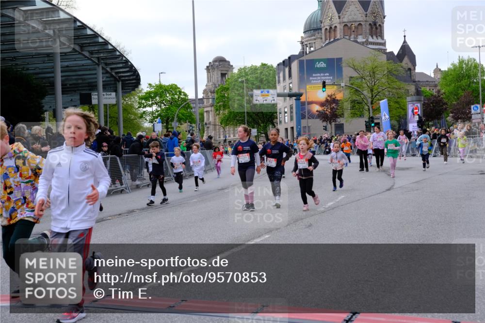 25.04.2026 - Das Zehntel Tim E. http://msf.ph/oto/9570853 25.04.2026 09:03:55 Ziel 1063, 1068, 1439, 1661, 2018, 2397, 2578, 2997, 3007, 3024, 3442, 3446, 3451, 3459, 3504, 3727, 3740, 3867, 3880 meine-sportfotos.de