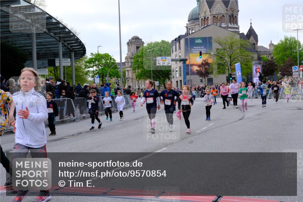 25.04.2026 - Das Zehntel Tim E. http://msf.ph/oto/9570854 25.04.2026 09:03:55 Ziel 1063, 1068, 1439, 1661, 2018, 2397, 2578, 2997, 3007, 3024, 3442, 3446, 3451, 3459, 3504, 3727, 3740, 3867, 3880 meine-sportfotos.de