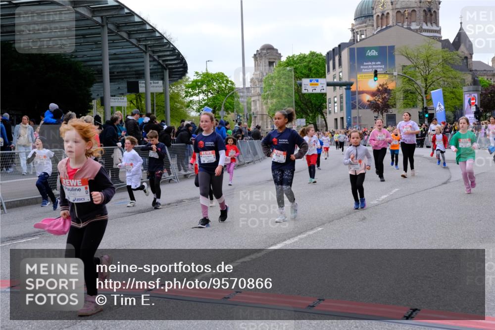 25.04.2026 - Das Zehntel Tim E. http://msf.ph/oto/9570866 25.04.2026 09:03:58 Ziel 1063, 1068, 1661, 1835, 1860, 2018, 2440, 2578, 2588, 2893, 2997, 3007, 3014, 3024, 3162, 3442, 3446, 3451, 3459, 3504, 3740, 3865, 3867, 3880 meine-sportfotos.de