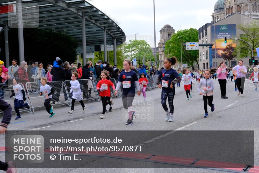 25.04.2026 - Das Zehntel Tim E. http://msf.ph/oto/9570871 25.04.2026 09:03:58 Ziel 1063, 1068, 1661, 1835, 1860, 2018, 2440, 2578, 2588, 2893, 2997, 3007, 3014, 3024, 3162, 3442, 3446, 3451, 3459, 3504, 3740, 3865, 3867, 3880 meine-sportfotos.de