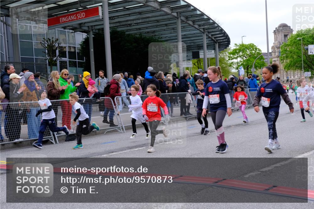 25.04.2026 - Das Zehntel Tim E. http://msf.ph/oto/9570873 25.04.2026 09:03:59 Ziel 1661, 1785, 1835, 1860, 2018, 2440, 2487, 2578, 2588, 2893, 2934, 2997, 3007, 3014, 3024, 3162, 3442, 3446, 3451, 3459, 3504, 3740, 3865, 3867, 3880 meine-sportfotos.de