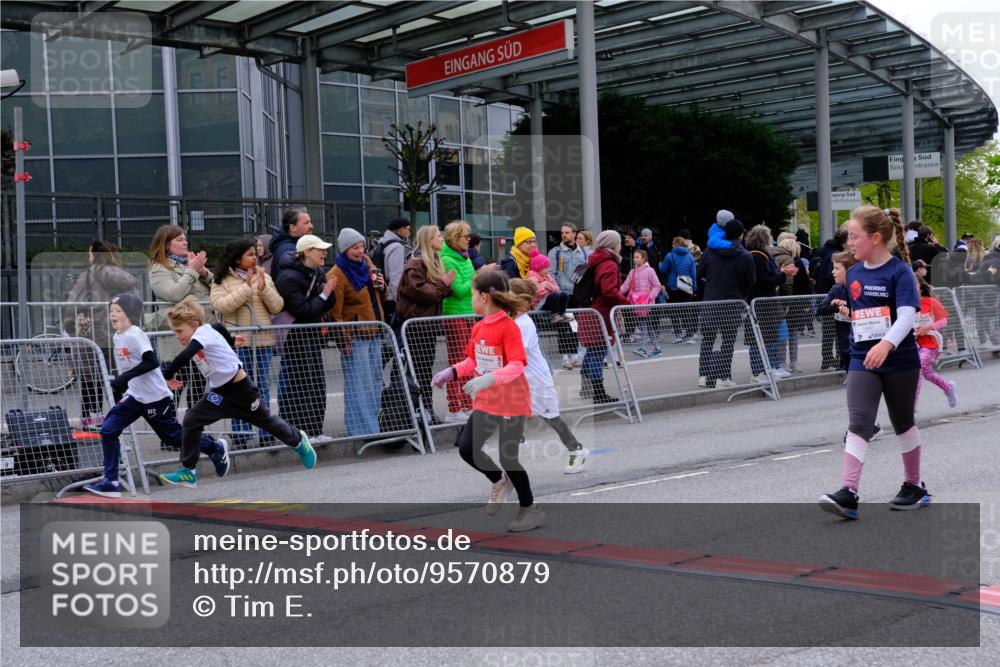 25.04.2026 - Das Zehntel Tim E. http://msf.ph/oto/9570879 25.04.2026 09:04:00 Ziel 1661, 1785, 1793, 1835, 1860, 2018, 2440, 2487, 2578, 2588, 2893, 2934, 2997, 3007, 3014, 3024, 3162, 3442, 3446, 3451, 3459, 3504, 3740, 3860, 3865, 3867, 3880, 3881 meine-sportfotos.de