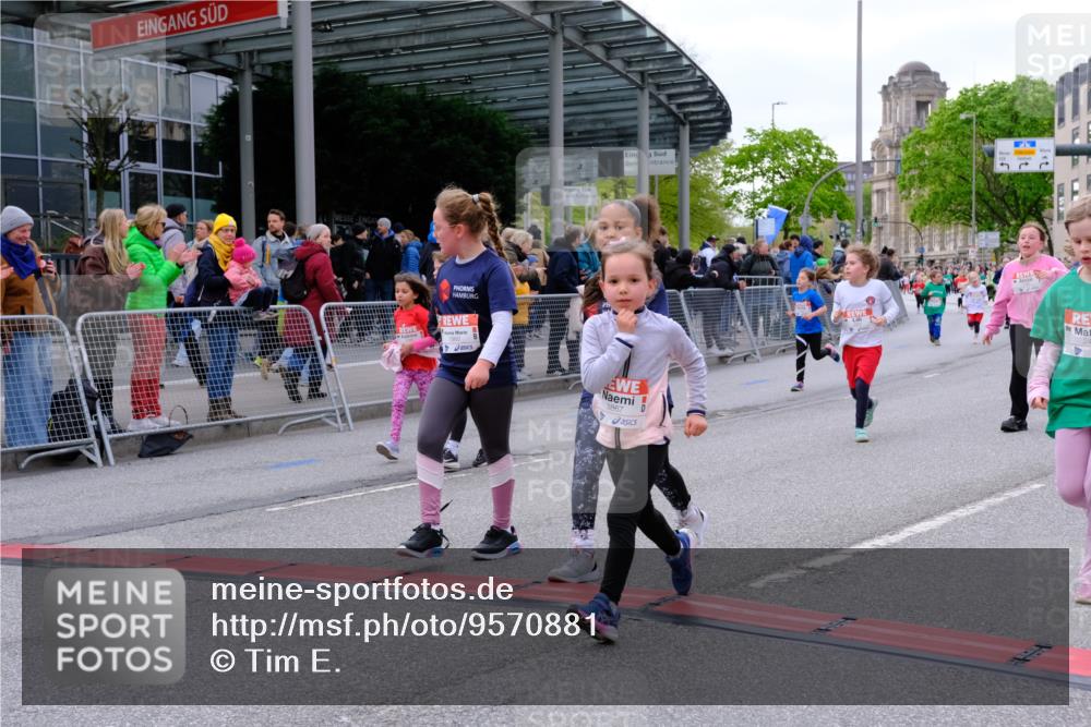 25.04.2026 - Das Zehntel Tim E. http://msf.ph/oto/9570881 25.04.2026 09:04:00 Ziel 1661, 1785, 1793, 1835, 1860, 2018, 2440, 2487, 2578, 2588, 2893, 2934, 2997, 3007, 3014, 3024, 3162, 3442, 3446, 3451, 3459, 3504, 3740, 3860, 3865, 3867, 3880, 3881 meine-sportfotos.de