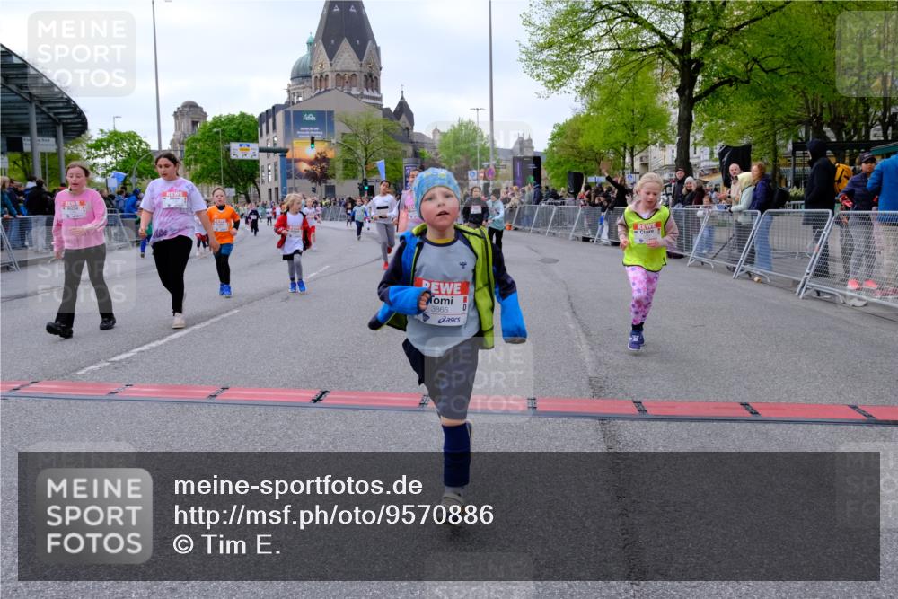 25.04.2026 - Das Zehntel Tim E. http://msf.ph/oto/9570886 25.04.2026 09:04:03 Ziel 1497, 1785, 1793, 1835, 1860, 2018, 2358, 2440, 2487, 2578, 2588, 2839, 2842, 2893, 2934, 3007, 3014, 3162, 3364, 3389, 3442, 3446, 3451, 3740, 3860, 3865, 3867, 3881 meine-sportfotos.de