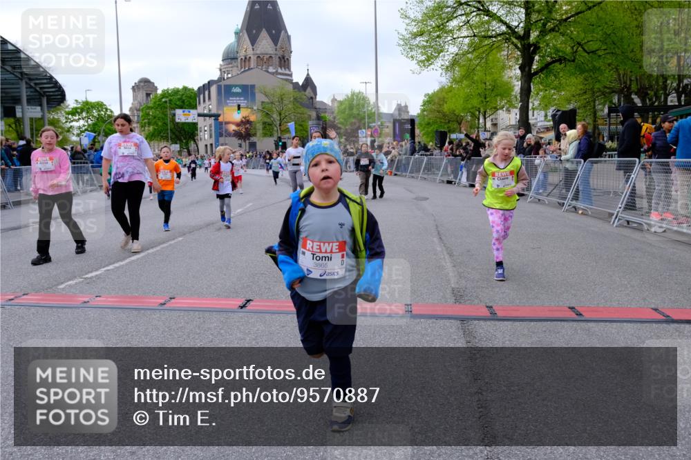 25.04.2026 - Das Zehntel Tim E. http://msf.ph/oto/9570887 25.04.2026 09:04:03 Ziel 1497, 1785, 1793, 1835, 1860, 2018, 2358, 2440, 2487, 2578, 2588, 2839, 2842, 2893, 2934, 3007, 3014, 3162, 3364, 3389, 3442, 3446, 3451, 3740, 3860, 3865, 3867, 3881 meine-sportfotos.de