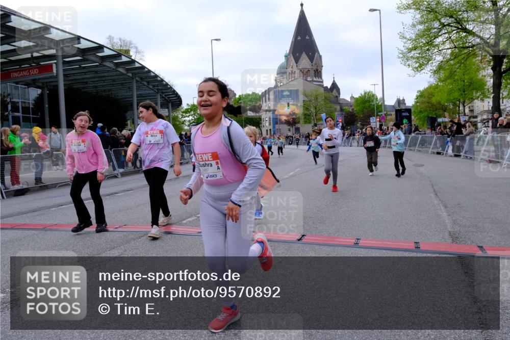 25.04.2026 - Das Zehntel Tim E. http://msf.ph/oto/9570892 25.04.2026 09:04:05 Ziel 1497, 1785, 1793, 1835, 1860, 2346, 2358, 2440, 2487, 2578, 2588, 2839, 2842, 2893, 2934, 3007, 3014, 3162, 3364, 3389, 3442, 3446, 3451, 3740, 3809, 3810, 3860, 3865, 3867, 3881, 3885 meine-sportfotos.de