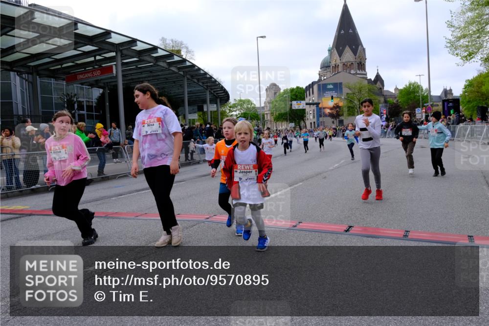25.04.2026 - Das Zehntel Tim E. http://msf.ph/oto/9570895 25.04.2026 09:04:05 Ziel 1497, 1785, 1793, 1835, 1860, 2346, 2358, 2440, 2487, 2578, 2588, 2839, 2842, 2893, 2934, 3007, 3014, 3162, 3364, 3389, 3442, 3446, 3451, 3740, 3809, 3810, 3860, 3865, 3867, 3881, 3885 meine-sportfotos.de