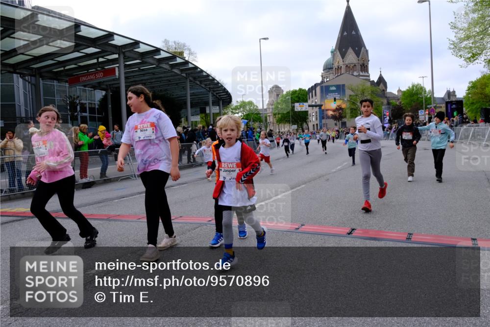 25.04.2026 - Das Zehntel Tim E. http://msf.ph/oto/9570896 25.04.2026 09:04:06 Ziel 1392, 1497, 1785, 1793, 1835, 1860, 2194, 2346, 2358, 2440, 2487, 2578, 2588, 2839, 2842, 2893, 2934, 3014, 3162, 3364, 3389, 3442, 3446, 3451, 3809, 3810, 3860, 3865, 3867, 3881, 3885 meine-sportfotos.de