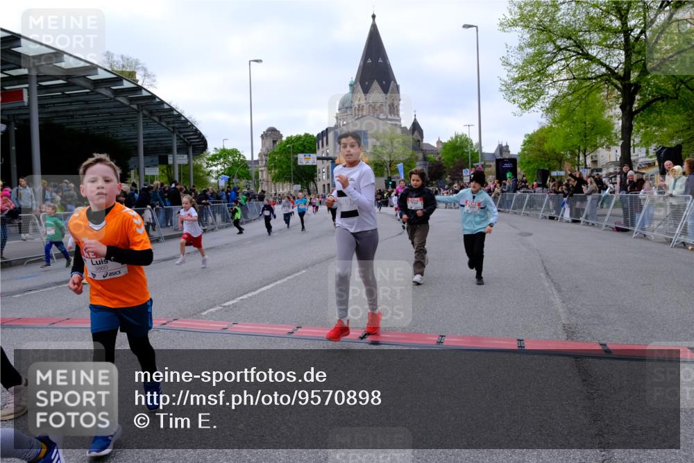 25.04.2026 - Das Zehntel Tim E. http://msf.ph/oto/9570898 25.04.2026 09:04:06 Ziel 1392, 1497, 1785, 1793, 1835, 1860, 2194, 2346, 2358, 2440, 2487, 2578, 2588, 2839, 2842, 2893, 2934, 3014, 3162, 3364, 3389, 3442, 3446, 3451, 3809, 3810, 3860, 3865, 3867, 3881, 3885 meine-sportfotos.de