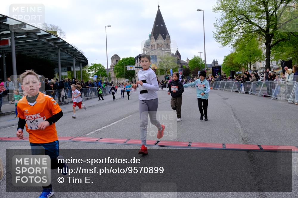 25.04.2026 - Das Zehntel Tim E. http://msf.ph/oto/9570899 25.04.2026 09:04:06 Ziel 1392, 1497, 1785, 1793, 1835, 1860, 2194, 2346, 2358, 2440, 2487, 2578, 2588, 2839, 2842, 2893, 2934, 3014, 3162, 3364, 3389, 3442, 3446, 3451, 3809, 3810, 3860, 3865, 3867, 3881, 3885 meine-sportfotos.de