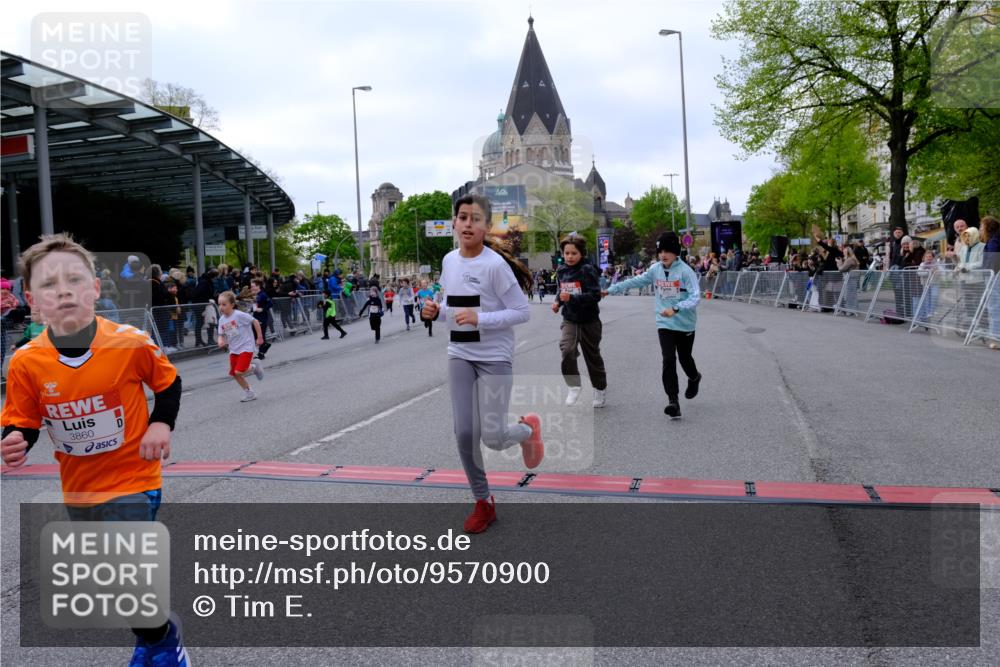 25.04.2026 - Das Zehntel Tim E. http://msf.ph/oto/9570900 25.04.2026 09:04:06 Ziel 1392, 1497, 1785, 1793, 1835, 1860, 2194, 2346, 2358, 2440, 2487, 2578, 2588, 2839, 2842, 2893, 2934, 3014, 3162, 3364, 3389, 3442, 3446, 3451, 3809, 3810, 3860, 3865, 3867, 3881, 3885 meine-sportfotos.de