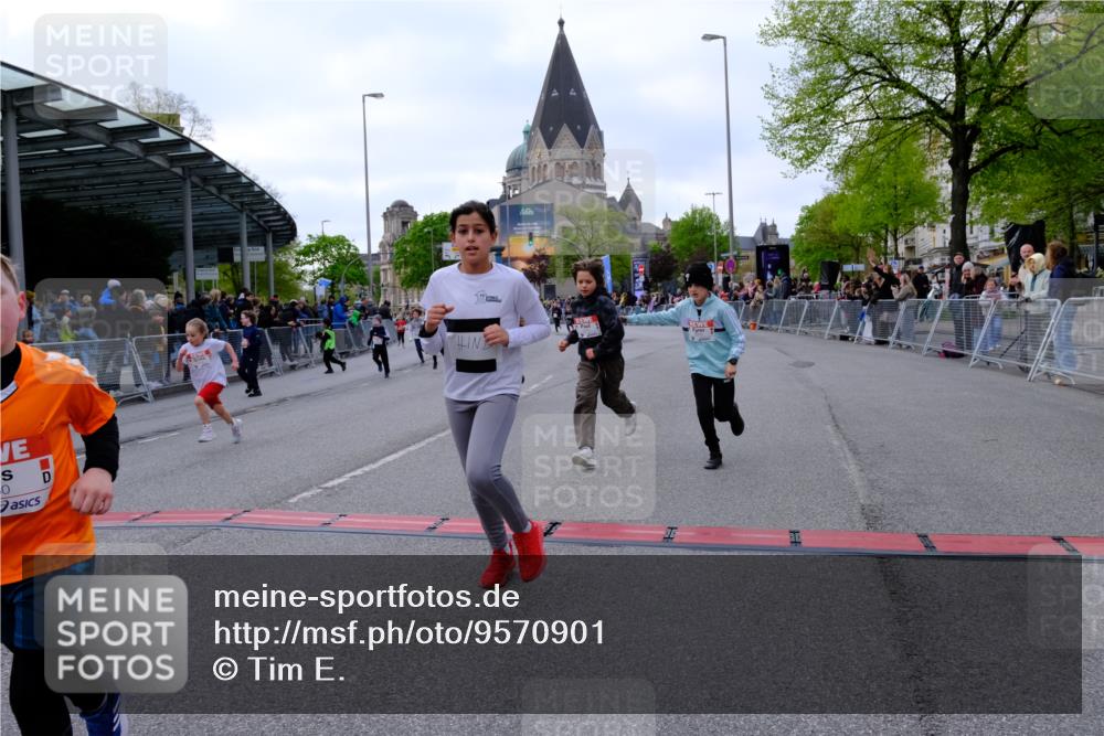 25.04.2026 - Das Zehntel Tim E. http://msf.ph/oto/9570901 25.04.2026 09:04:06 Ziel 1392, 1497, 1785, 1793, 1835, 1860, 2194, 2346, 2358, 2440, 2487, 2578, 2588, 2839, 2842, 2893, 2934, 3014, 3162, 3364, 3389, 3442, 3446, 3451, 3809, 3810, 3860, 3865, 3867, 3881, 3885 meine-sportfotos.de