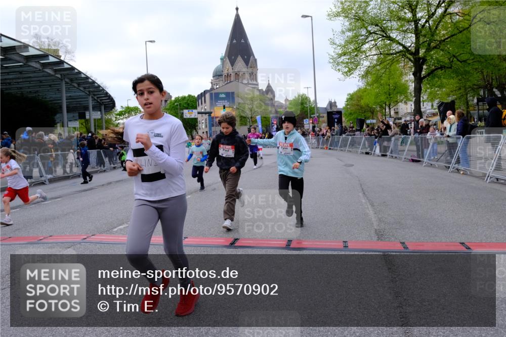 25.04.2026 - Das Zehntel Tim E. http://msf.ph/oto/9570902 25.04.2026 09:04:07 Ziel 1392, 1497, 1785, 1793, 1835, 1860, 2194, 2346, 2358, 2440, 2487, 2578, 2588, 2839, 2842, 2893, 2934, 3014, 3162, 3364, 3389, 3442, 3446, 3451, 3809, 3810, 3860, 3865, 3867, 3881, 3885 meine-sportfotos.de