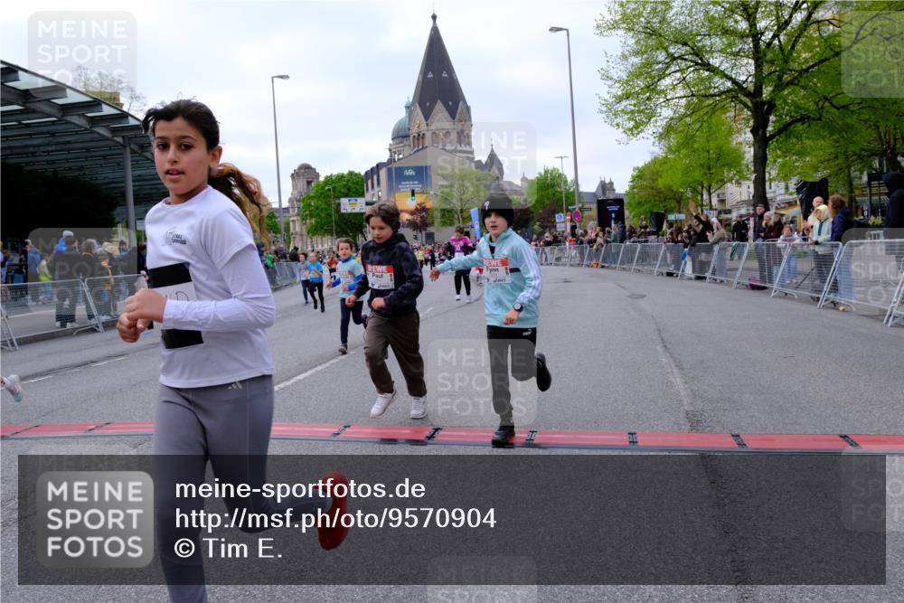 25.04.2026 - Das Zehntel Tim E. http://msf.ph/oto/9570904 25.04.2026 09:04:07 Ziel 1392, 1497, 1785, 1793, 1835, 1860, 2194, 2346, 2358, 2440, 2487, 2578, 2588, 2839, 2842, 2893, 2934, 3014, 3162, 3364, 3389, 3442, 3446, 3451, 3809, 3810, 3860, 3865, 3867, 3881, 3885 meine-sportfotos.de