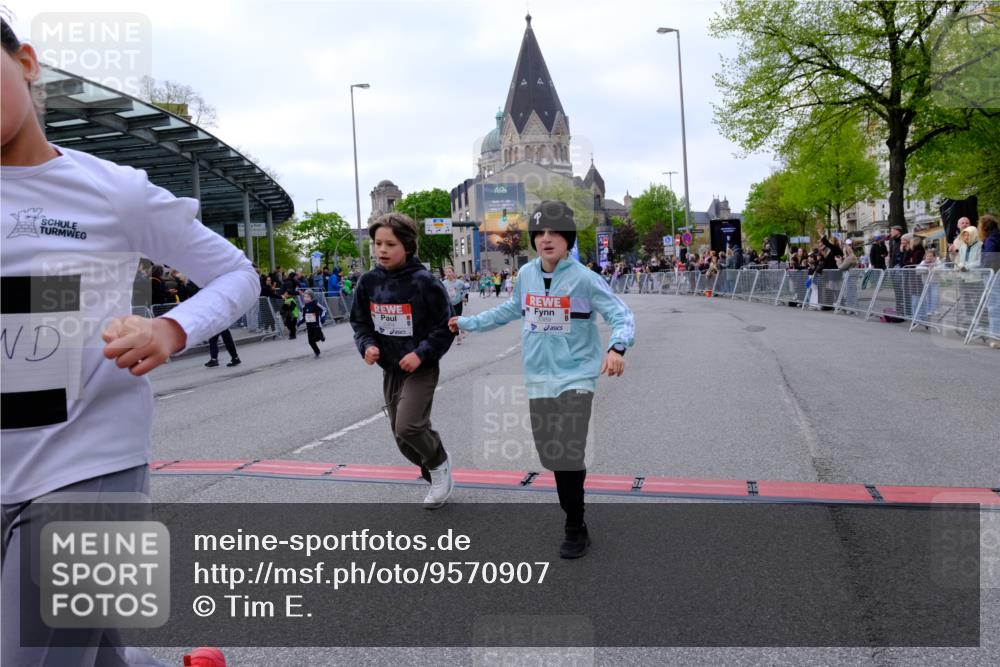 25.04.2026 - Das Zehntel Tim E. http://msf.ph/oto/9570907 25.04.2026 09:04:07 Ziel 1392, 1497, 1785, 1793, 1835, 1860, 2194, 2346, 2358, 2440, 2487, 2578, 2588, 2839, 2842, 2893, 2934, 3014, 3162, 3364, 3389, 3442, 3446, 3451, 3809, 3810, 3860, 3865, 3867, 3881, 3885 meine-sportfotos.de