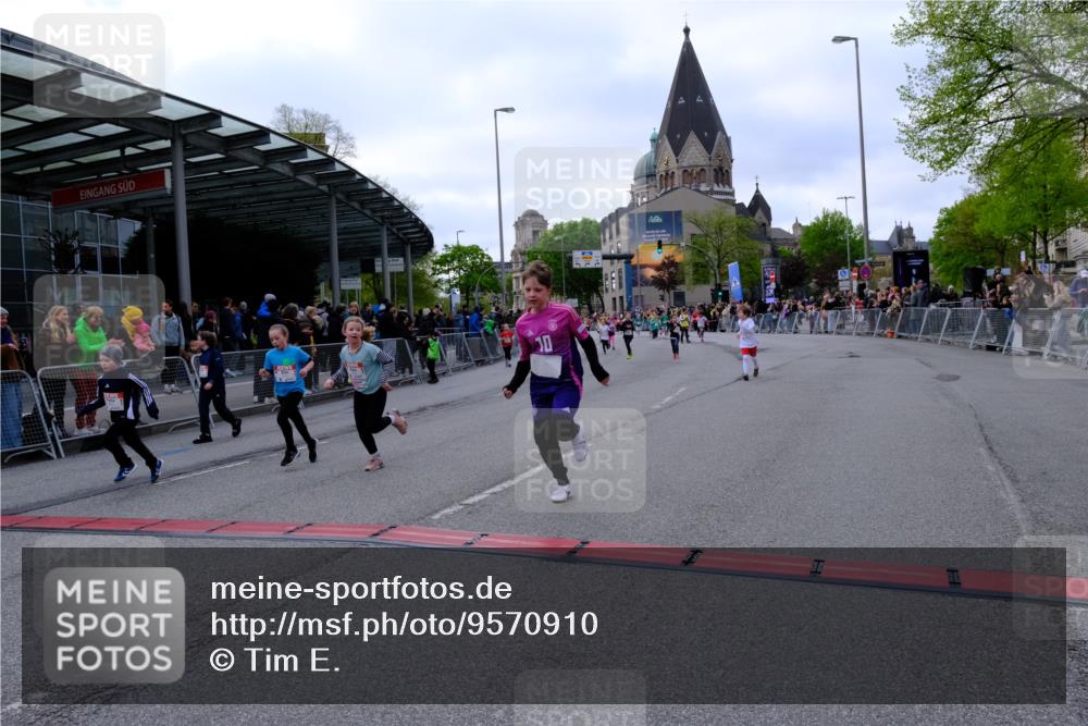 25.04.2026 - Das Zehntel Tim E. http://msf.ph/oto/9570910 25.04.2026 09:04:09 Ziel 1226, 1392, 1497, 1785, 1793, 1809, 2194, 2346, 2358, 2487, 2588, 2839, 2842, 2893, 2934, 3014, 3162, 3364, 3389, 3733, 3809, 3810, 3860, 3865, 3881, 3885 meine-sportfotos.de