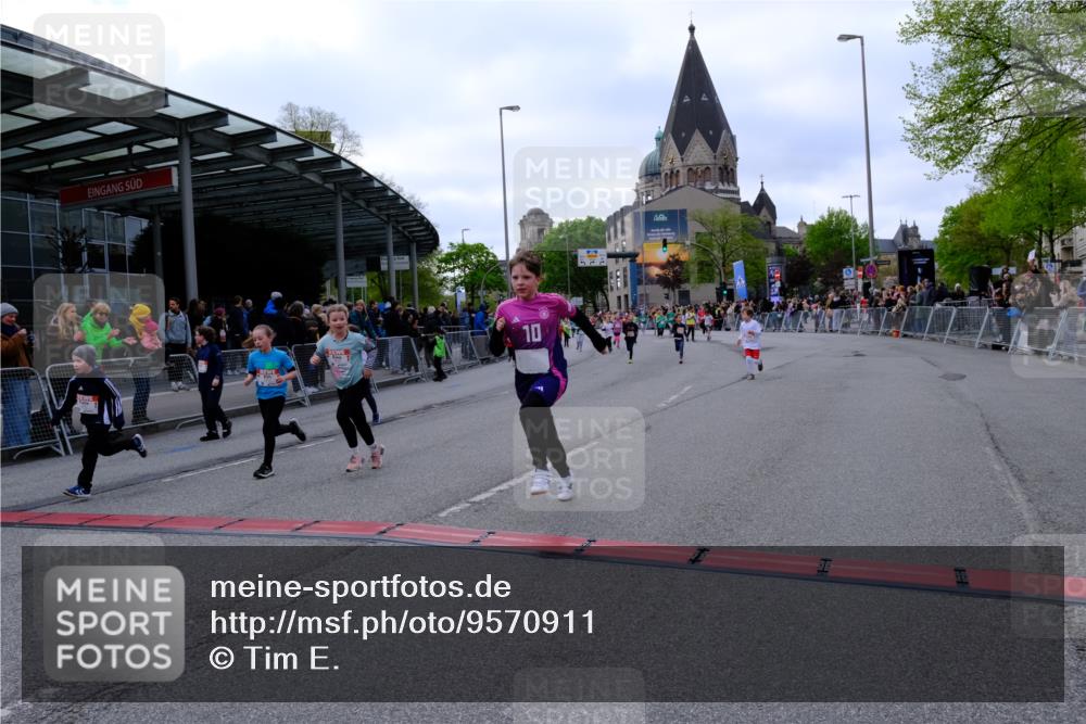25.04.2026 - Das Zehntel Tim E. http://msf.ph/oto/9570911 25.04.2026 09:04:09 Ziel 1226, 1392, 1497, 1785, 1793, 1809, 2194, 2346, 2358, 2487, 2588, 2839, 2842, 2893, 2934, 3014, 3162, 3364, 3389, 3733, 3809, 3810, 3860, 3865, 3881, 3885 meine-sportfotos.de