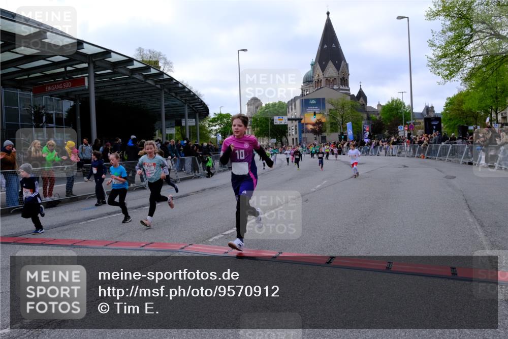 25.04.2026 - Das Zehntel Tim E. http://msf.ph/oto/9570912 25.04.2026 09:04:09 Ziel 1226, 1392, 1497, 1785, 1793, 1809, 2194, 2346, 2358, 2487, 2588, 2839, 2842, 2893, 2934, 3014, 3162, 3364, 3389, 3733, 3809, 3810, 3860, 3865, 3881, 3885 meine-sportfotos.de