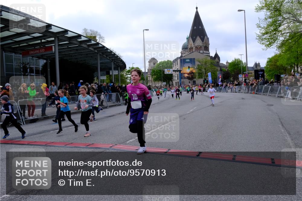 25.04.2026 - Das Zehntel Tim E. http://msf.ph/oto/9570913 25.04.2026 09:04:09 Ziel 1226, 1392, 1497, 1785, 1793, 1809, 2194, 2346, 2358, 2487, 2588, 2839, 2842, 2893, 2934, 3014, 3162, 3364, 3389, 3733, 3809, 3810, 3860, 3865, 3881, 3885 meine-sportfotos.de