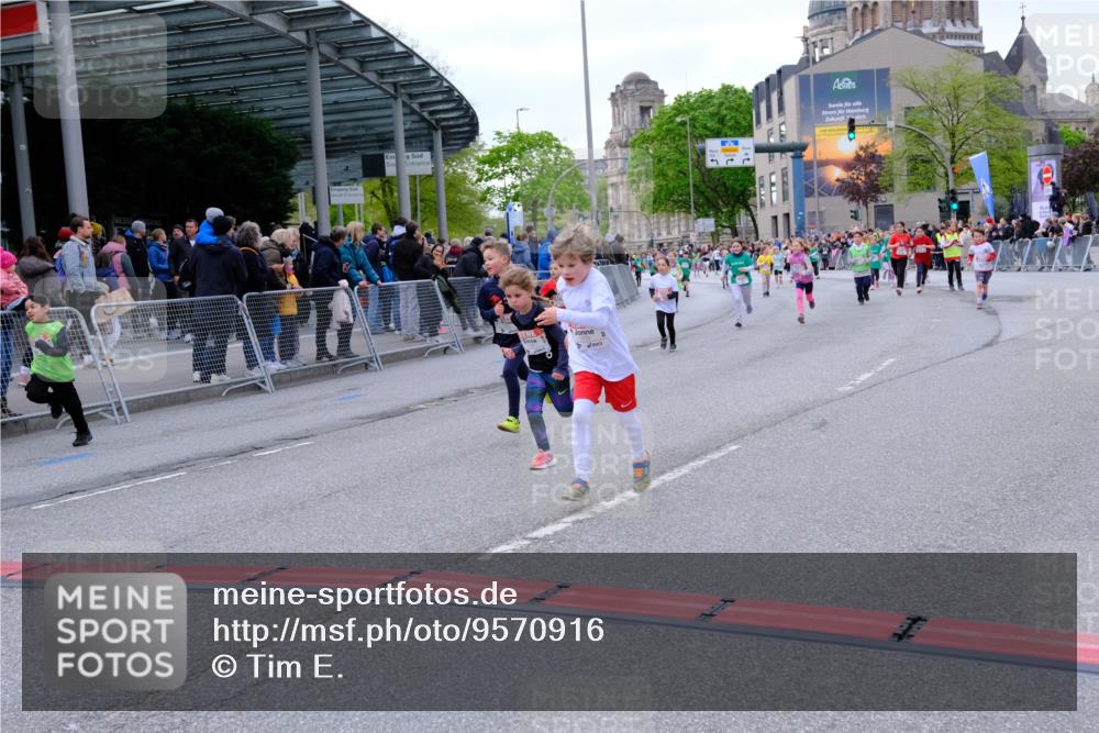 25.04.2026 - Das Zehntel Tim E. http://msf.ph/oto/9570916 25.04.2026 09:04:13 Ziel 1226, 1392, 1497, 1809, 2194, 2346, 2358, 2386, 2432, 2534, 2551, 2839, 2842, 3364, 3389, 3680, 3733, 3809, 3810, 3885 meine-sportfotos.de