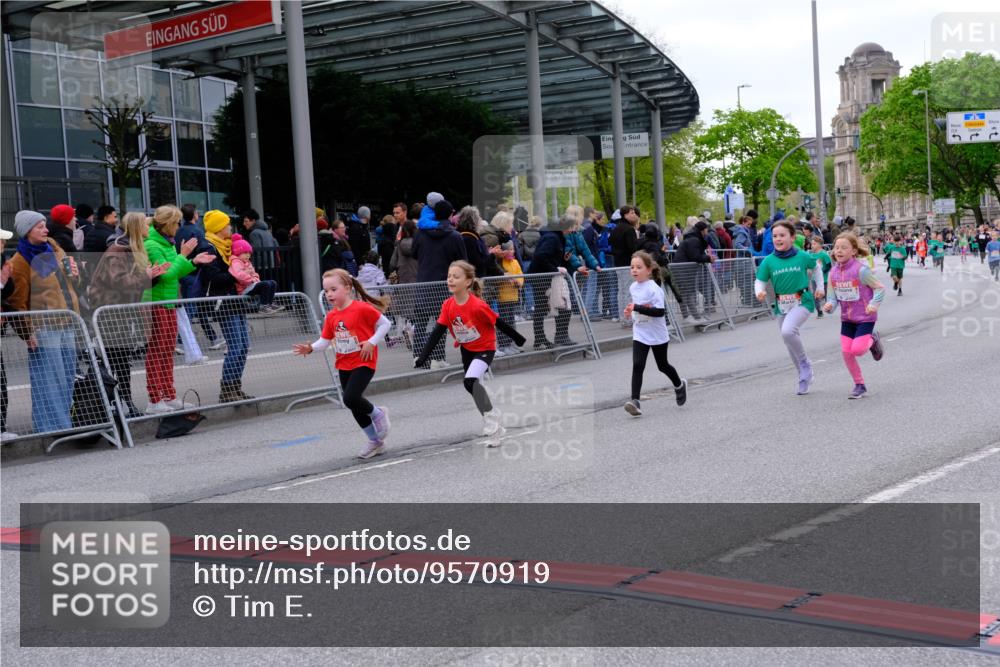 25.04.2026 - Das Zehntel Tim E. http://msf.ph/oto/9570919 25.04.2026 09:04:15 Ziel 1226, 1392, 1480, 1497, 1809, 2194, 2346, 2358, 2386, 2432, 2534, 2551, 2597, 2666, 3680, 3733, 3809, 3810, 3885 meine-sportfotos.de