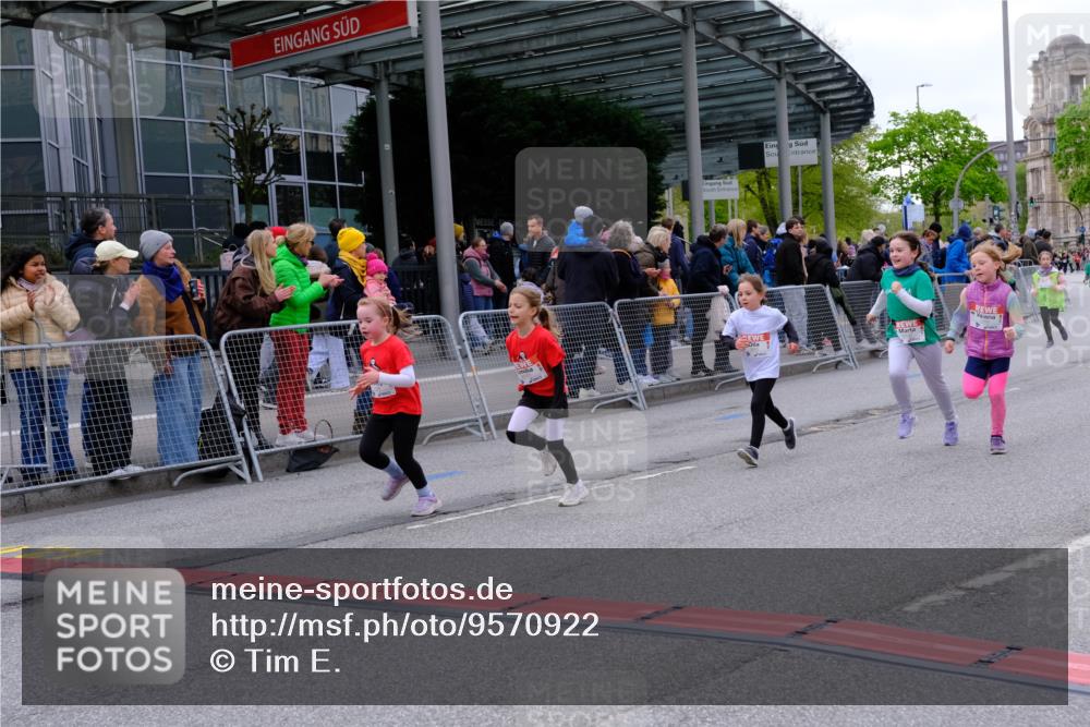 25.04.2026 - Das Zehntel Tim E. http://msf.ph/oto/9570922 25.04.2026 09:04:16 Ziel 1226, 1392, 1480, 1809, 2194, 2346, 2386, 2432, 2534, 2551, 2597, 2666, 3680, 3733, 3809, 3810, 3885 meine-sportfotos.de