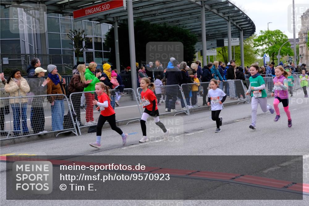 25.04.2026 - Das Zehntel Tim E. http://msf.ph/oto/9570923 25.04.2026 09:04:16 Ziel 1226, 1392, 1480, 1809, 2194, 2346, 2386, 2432, 2534, 2551, 2597, 2666, 3680, 3733, 3809, 3810, 3885 meine-sportfotos.de