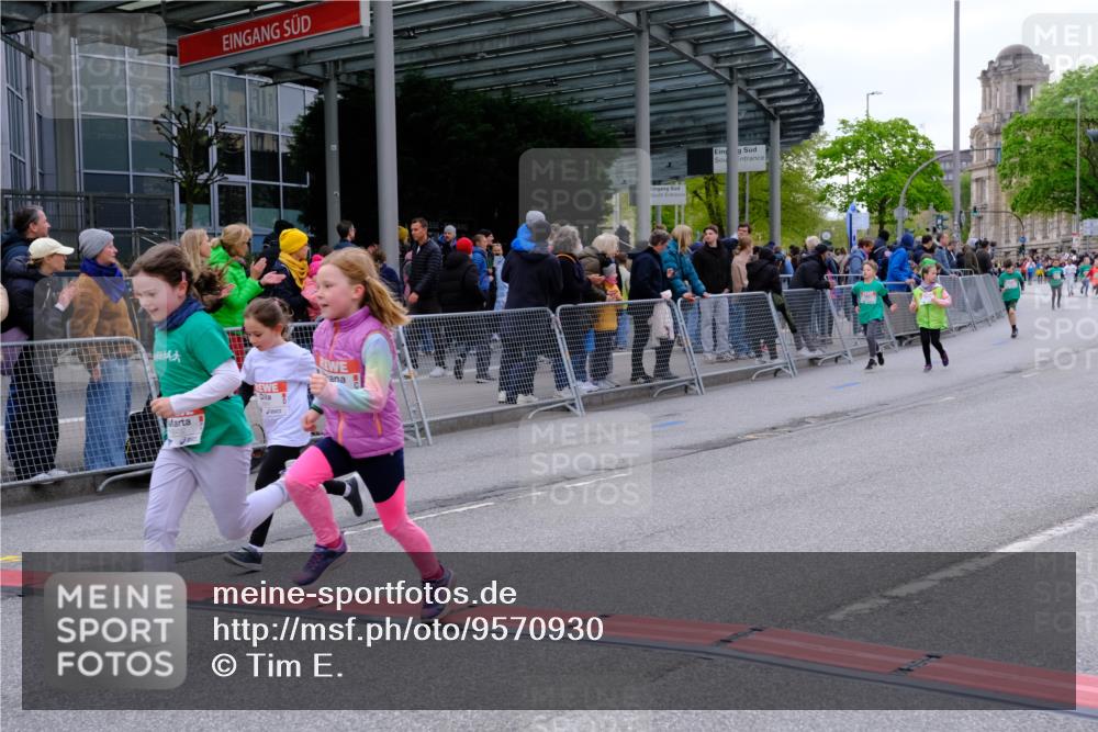25.04.2026 - Das Zehntel Tim E. http://msf.ph/oto/9570930 25.04.2026 09:04:17 Ziel 1226, 1392, 1480, 1809, 2194, 2386, 2432, 2534, 2551, 2597, 2666, 3299, 3680, 3733, 3809, 3810 meine-sportfotos.de