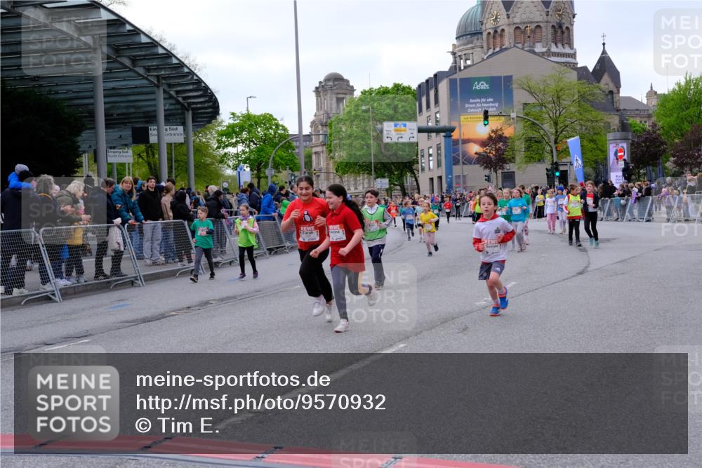 25.04.2026 - Das Zehntel Tim E. http://msf.ph/oto/9570932 25.04.2026 09:04:18 Ziel 1226, 1392, 1480, 1809, 2194, 2386, 2432, 2534, 2551, 2597, 2666, 3299, 3680, 3733 meine-sportfotos.de