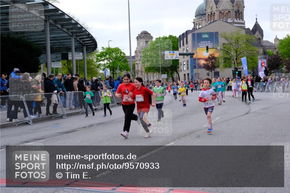 25.04.2026 - Das Zehntel Tim E. http://msf.ph/oto/9570933 25.04.2026 09:04:18 Ziel 1226, 1392, 1480, 1809, 2194, 2386, 2432, 2534, 2551, 2597, 2666, 3299, 3680, 3733 meine-sportfotos.de