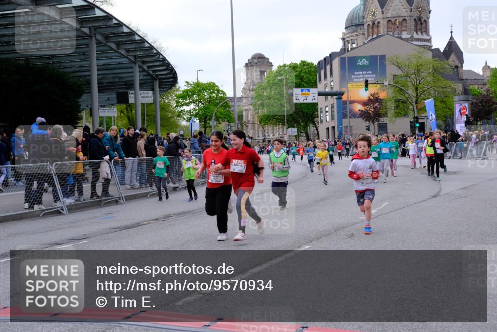 25.04.2026 - Das Zehntel Tim E. http://msf.ph/oto/9570934 25.04.2026 09:04:18 Ziel 1226, 1392, 1480, 1809, 2194, 2386, 2432, 2534, 2551, 2597, 2666, 3299, 3680, 3733 meine-sportfotos.de
