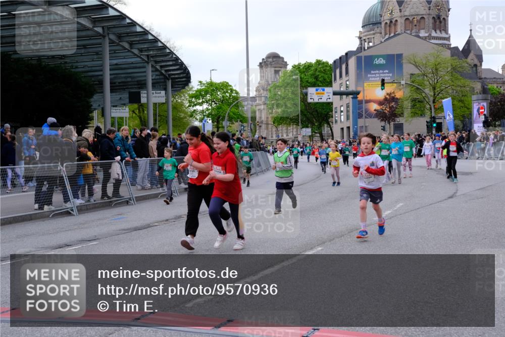 25.04.2026 - Das Zehntel Tim E. http://msf.ph/oto/9570936 25.04.2026 09:04:18 Ziel 1226, 1392, 1480, 1809, 2194, 2386, 2432, 2534, 2551, 2597, 2666, 3299, 3680, 3733 meine-sportfotos.de