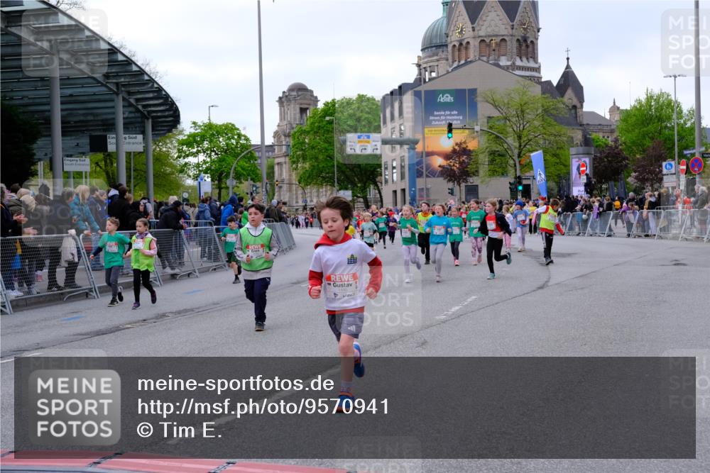 25.04.2026 - Das Zehntel Tim E. http://msf.ph/oto/9570941 25.04.2026 09:04:19 Ziel 1226, 1353, 1480, 1809, 1960, 1980, 1982, 2386, 2432, 2534, 2551, 2597, 2666, 2700, 3150, 3299, 3680, 3733 meine-sportfotos.de