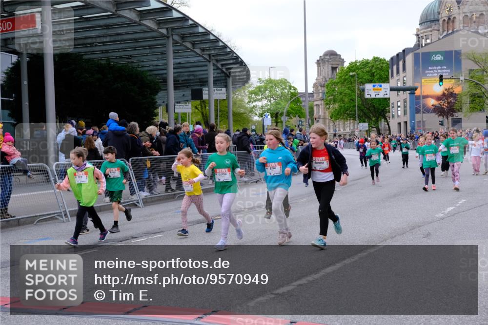 25.04.2026 - Das Zehntel Tim E. http://msf.ph/oto/9570949 25.04.2026 09:04:23 Ziel 1353, 1479, 1480, 1496, 1960, 1980, 1982, 2362, 2370, 2381, 2386, 2400, 2414, 2427, 2430, 2431, 2432, 2534, 2551, 2597, 2666, 2700, 3150, 3299, 3680 meine-sportfotos.de
