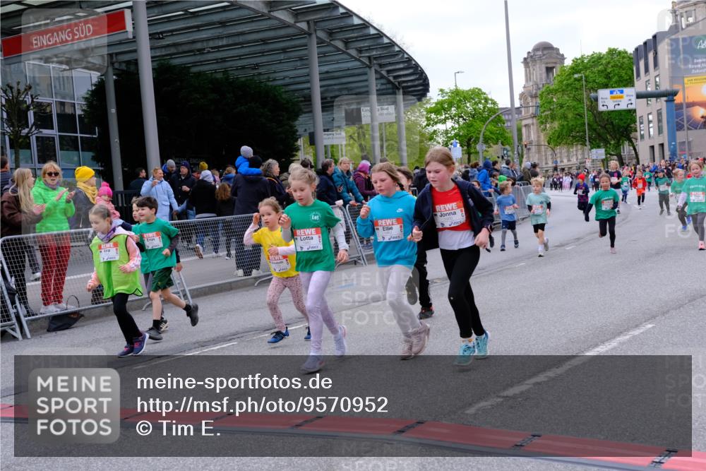 25.04.2026 - Das Zehntel Tim E. http://msf.ph/oto/9570952 25.04.2026 09:04:23 Ziel 1353, 1479, 1480, 1496, 1960, 1980, 1982, 2362, 2370, 2381, 2386, 2400, 2414, 2427, 2430, 2431, 2432, 2534, 2551, 2597, 2666, 2700, 3150, 3299, 3680 meine-sportfotos.de