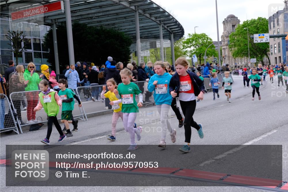 25.04.2026 - Das Zehntel Tim E. http://msf.ph/oto/9570953 25.04.2026 09:04:23 Ziel 1353, 1479, 1480, 1496, 1960, 1980, 1982, 2362, 2370, 2381, 2386, 2400, 2414, 2427, 2430, 2431, 2432, 2534, 2551, 2597, 2666, 2700, 3150, 3299, 3680 meine-sportfotos.de