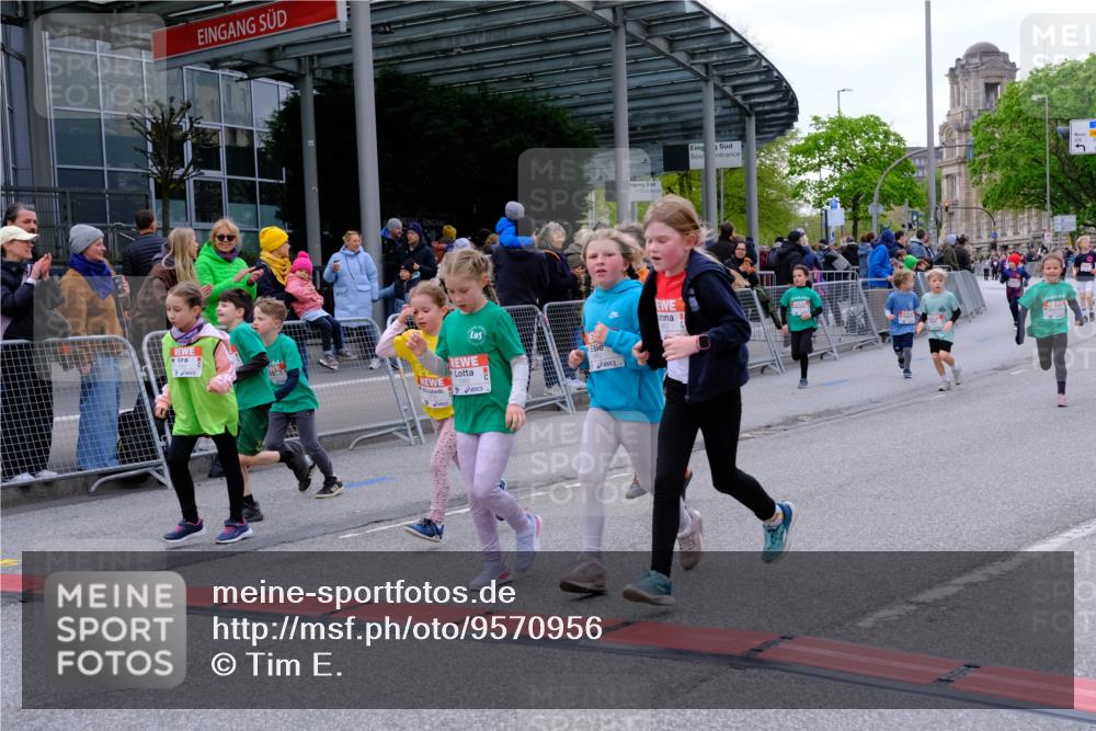 25.04.2026 - Das Zehntel Tim E. http://msf.ph/oto/9570956 25.04.2026 09:04:24 Ziel 1353, 1479, 1480, 1496, 1960, 1980, 1982, 2362, 2370, 2381, 2386, 2400, 2414, 2427, 2430, 2431, 2432, 2597, 2666, 2700, 3150, 3299, 3680 meine-sportfotos.de