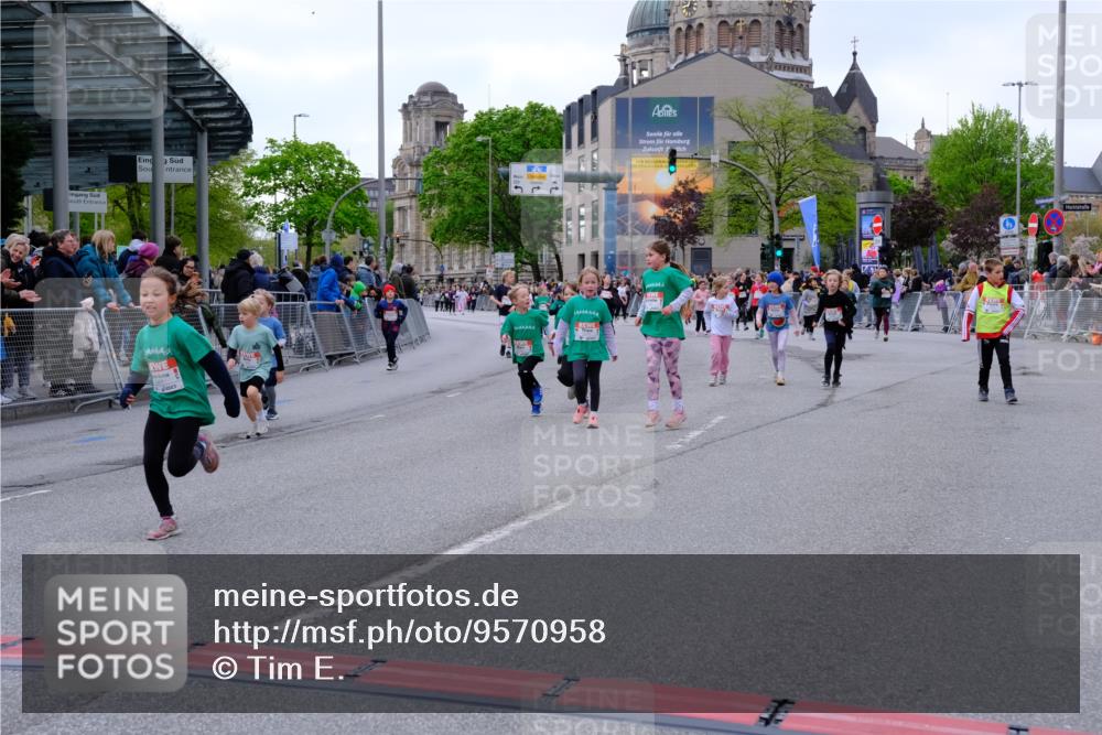 25.04.2026 - Das Zehntel Tim E. http://msf.ph/oto/9570958 25.04.2026 09:04:25 Ziel 1353, 1479, 1480, 1496, 1500, 1502, 1960, 1980, 1982, 2362, 2370, 2381, 2400, 2414, 2427, 2430, 2431, 2597, 2666, 2700, 3150, 3299, 3906 meine-sportfotos.de