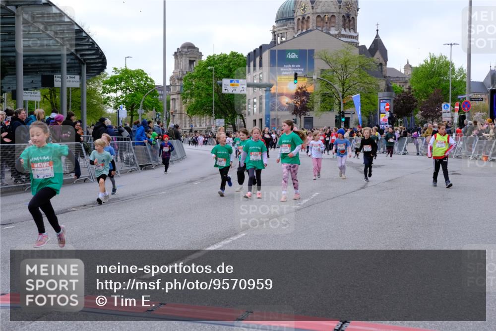 25.04.2026 - Das Zehntel Tim E. http://msf.ph/oto/9570959 25.04.2026 09:04:25 Ziel 1353, 1479, 1480, 1496, 1500, 1502, 1960, 1980, 1982, 2362, 2370, 2381, 2400, 2414, 2427, 2430, 2431, 2597, 2666, 2700, 3150, 3299, 3906 meine-sportfotos.de